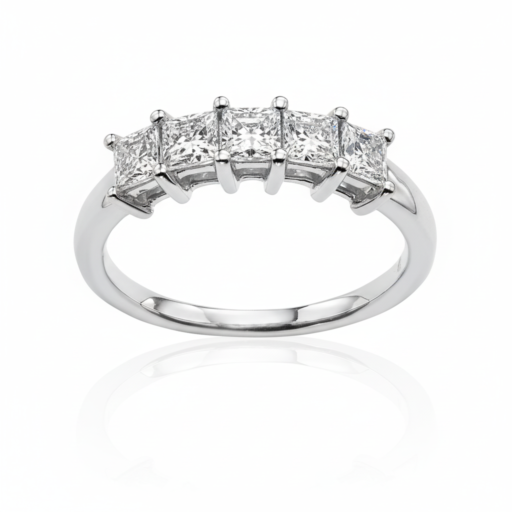 טבעת שורה משובצת יהלומי מעבדה - פרינסס