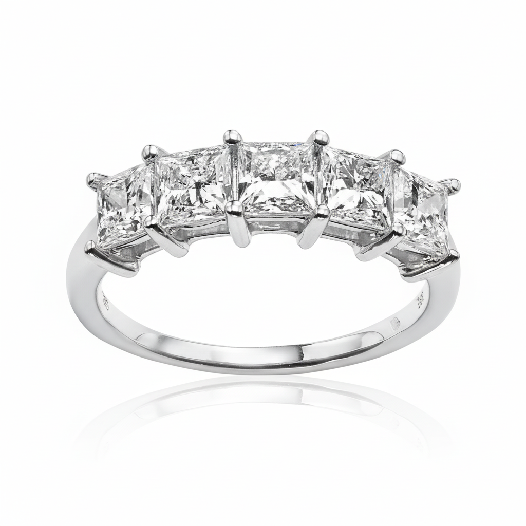 טבעת שורה משובצת יהלומי מעבדה - פרינסס