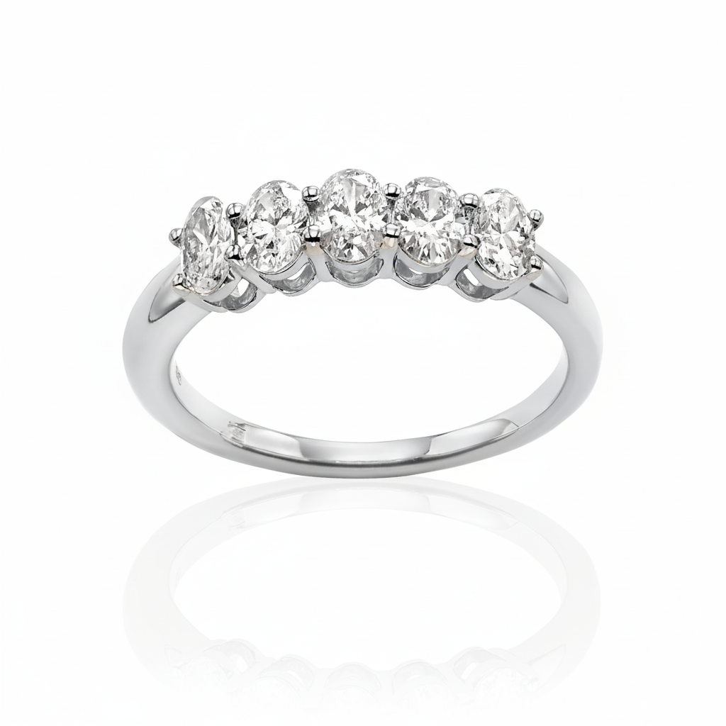 טבעת שורה משובצת יהלומי מעבדה - אובל